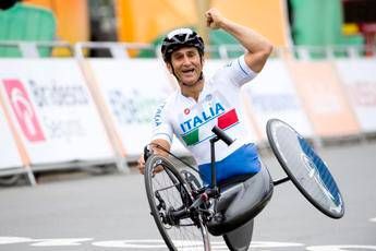 Zanardi, ipotesi distrazione fatale: forse usò telefonino