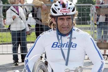 Zanardi, l'autista del tir: Me lo sono visto davanti all'improvviso Zanardi, l'autista del tir: Me lo sono visto davanti all'improvviso