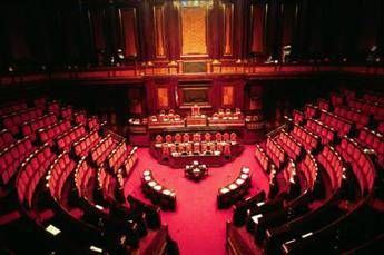 Santelli, in Senato lacrime e sgomento Santelli, in Senato lacrime e sgomento
