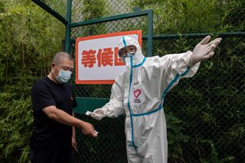 Covid, 5 nuovi casi a Pechino: scattano test di massa
