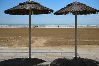 Turismo, buco da 1,8 miliardi con frontiere chiuse Turismo, buco da 1,8 miliardi con frontiere chiuse