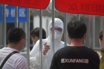 Cina, ritrovato giornalista scomparso che documentò inizio pandemia Wuhan