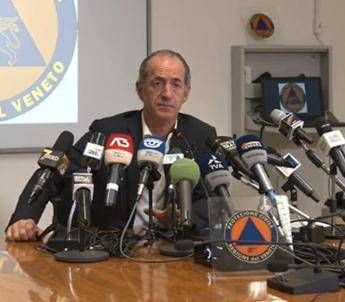 Zaia: Dati non buoni in Veneto, non stringetevi la mano Zaia: Dati non buoni in Veneto, non stringetevi la mano
