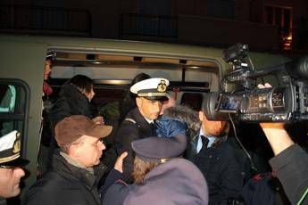 Caso Marò, Latorre: Subita un'ingiustizia, ringrazio gli italiani Caso Marò, Latorre: Subita un'ingiustizia, ringrazio gli italiani