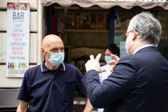 Barista a Gualtieri: Arrivati gli aiuti, lo aspetto per il caffè Barista a Gualtieri: Arrivati gli aiuti, lo aspetto per il caffè