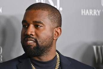 Kanye West si scusa con Kim Kardashian: dietrofont sul divorzio Kanye West si scusa con Kim Kardashian: dietrofont sul divorzio