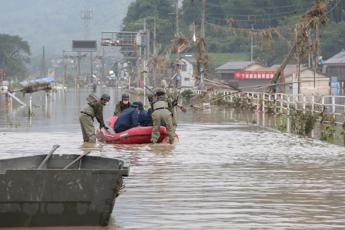 Giappone, piogge torrenziali e frane: vittime e migliaia di sfollati