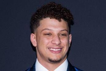 Mahomes il più ricco dello sport, contratto da 450 milioni Mahomes il più ricco dello sport, contratto da 450 milioni