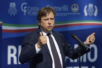 Covid, Sileri: Non andare a lavoro se si ha qualche sintomo Covid, Sileri: Non andare a lavoro se si ha qualche sintomo