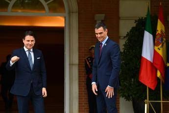 Mes, Conte: Mia posizione non cambia, ideologico dire sì o no ora Mes, Conte: Mia posizione non cambia, ideologico dire sì o no ora
