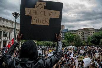 Black Lives Matter, rimossa a Bristol statua dedicata a movimento