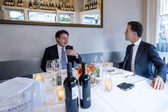 Conte in Olanda, Rutte offre la cena in un ristorante italiano