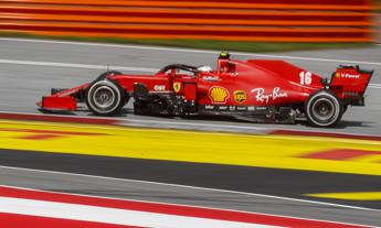 Scontro Ferrari, Leclerc chiede scusa: E' colpa mia