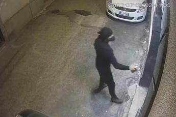 Stella a 5 punte su sede Lega Tarquinia, denunciato 31enne Stella a 5 punte su sede Lega Tarquinia, denunciato 31enne