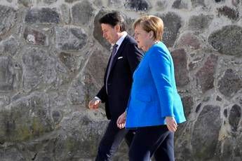 Recovery Fund, dialogo Conte-Merkel per un negoziato difficile Recovery Fund, dialogo Conte-Merkel per un negoziato difficile