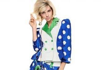 Pois, Smiley e Teddy Bear: Moschino rilegge l'heritage Pois, Smiley e Teddy Bear: Moschino rilegge l'heritage