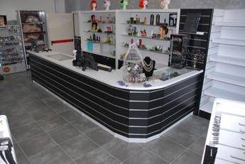 Differenziarsi con l’arredamento negozi Castellani Shop, l’unicità di una produzione Made in Italy Differenziarsi con l’arredamento negozi Castellani Shop, l’unicità di una produzione Made in Italy