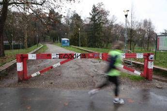 Milano, a passeggio col cane: stuprata al parco Monte Stella Milano, a passeggio col cane: stuprata al parco Monte Stella