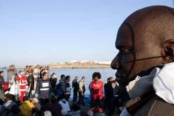 Migranti, sindaco Lampedusa: In pochi giorni oltre 5.500 arrivi, è emergenza Migranti, sindaco Lampedusa: In pochi giorni oltre 5.500 arrivi, è emergenza
