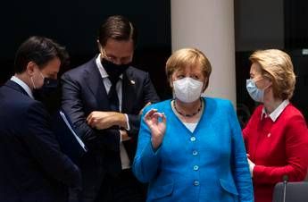 Ue, terzo giorno di lavori. Conte: Dobbiamo chiudere Ue, terzo giorno di lavori. Conte: Dobbiamo chiudere