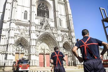 Incendio in cattedrale Nantes, fermato un uomo