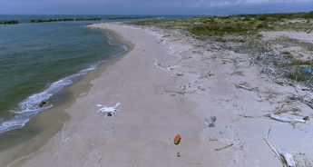 Cnr, drone in volo sulla Toscana a caccia di microplastiche Cnr, drone in volo sulla Toscana a caccia di microplastiche