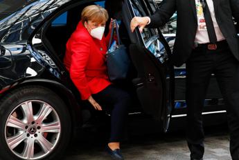 Covid, Merkel annuncia nuove restrizioni in Germania