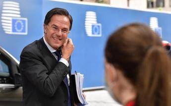 Ue, Olanda strappa aumento: sconto sale a 1,9 miliardi l'anno Ue, Olanda strappa aumento: sconto sale a 1,9 miliardi l'anno