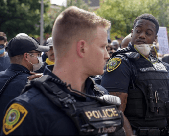 Usa chiudono consolato cinese a Houston: Proteggere informazioni Usa chiudono consolato cinese a Houston: Proteggere informazioni