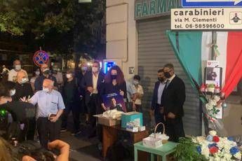 Omicidio Cerciello, fiaccolata a Roma: Mario vittima di violenza gratuita/Foto Omicidio Cerciello, fiaccolata a Roma: Mario vittima di violenza gratuita/Foto
