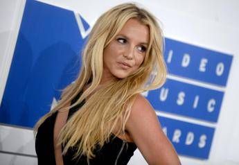 Britney Spears, il fratello: Vuole liberarsi della tutela Britney Spears, il fratello: Vuole liberarsi della tutela