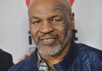 Tyson-Jones jr finisce in parità, Iron Mike ricorda Bryant e Maradona Tyson-Jones jr finisce in parità, Iron Mike ricorda Bryant e Maradona
