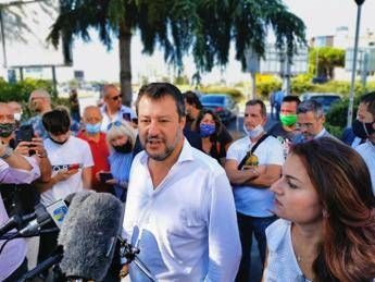 Salvini: A settembre 12 milioni di cartelle Equitalia, questi sono matti Salvini: A settembre 12 milioni di cartelle Equitalia, questi sono matti
