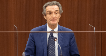 Lombardia, respinta mozione di sfiducia a Fontana