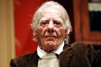 Morto a 100 anni l'attore Gianrico Tedeschi, esordì in un lager Morto a 100 anni l'attore Gianrico Tedeschi, esordì in un lager