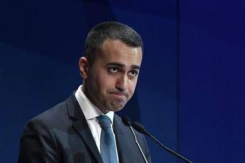 Migranti, Di Maio: L'Ue deve riprendere le redistribuzioni