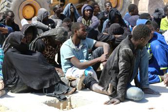 Guardia costiera libica spara sui migranti: 2 morti e 5 feriti