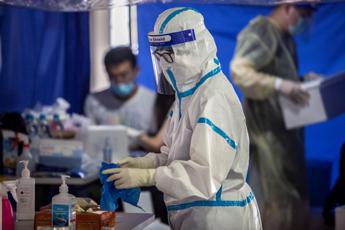 Coronavirus, in Cina preoccupa focolaio nello Xinjiang