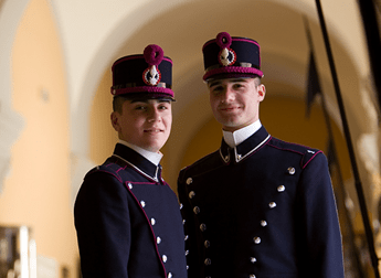 La scuola militare 'Nunziatella' si prepara alla ripresa: test sierologici e rimodulazione spazi La scuola militare 'Nunziatella' si prepara alla ripresa: test sierologici e rimodulazione spazi