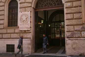 Stampa: 23enne picchiato da agente a Roma. Questura indaga