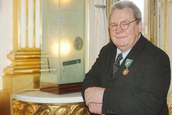 E' morto Alan Parker, regista di 'Saranno famosi' e 'Fuga di mezzanotte' E' morto Alan Parker, regista di 'Saranno famosi' e 'Fuga di mezzanotte'
