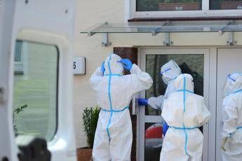 Covid, in Germania record di decessi: 1.188 in 24 ore Covid, in Germania record di decessi: 1.188 in 24 ore