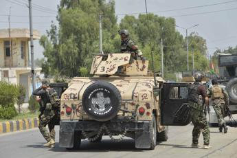 Afghanistan, Isis assalta carcere: 18 ore di battaglia e 29 morti