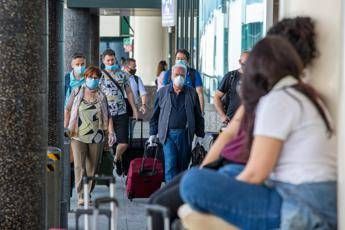 Covid, nei prossimi giorni test rapidi in aeroporti e porti