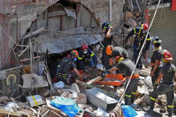 Beirut, morta moglie ambasciatore olandese ferita in esplosione