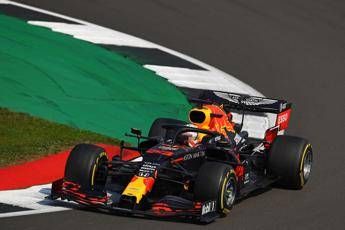 Gp Silverstone, Verstappen trionfa davanti alle Mercedes