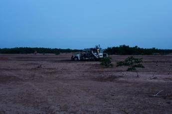 Niger, Macron: Vile attacco ha colpito gruppo di operatori umanitari Niger, Macron: Vile attacco ha colpito gruppo di operatori umanitari
