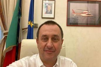 Rosato posta foto: Agosto a Montecitorio, non come cialtroni del bonus Rosato posta foto: Agosto a Montecitorio, non come cialtroni del bonus