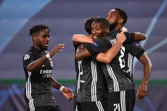 Impresa Lione, 3-1 al Manchester City Impresa Lione, 3-1 al Manchester City