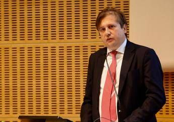 Sileri: Piano nazionale per più tamponi e mascherina sempre negli assembramenti Sileri: Piano nazionale per più tamponi e mascherina sempre negli assembramenti
